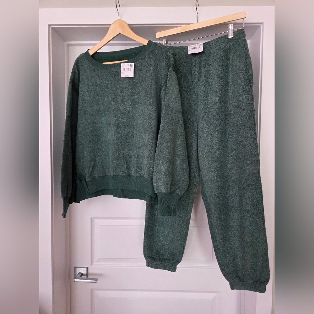 NWT American Eagle Outfitters Green Seriously Huggable Lounge Set